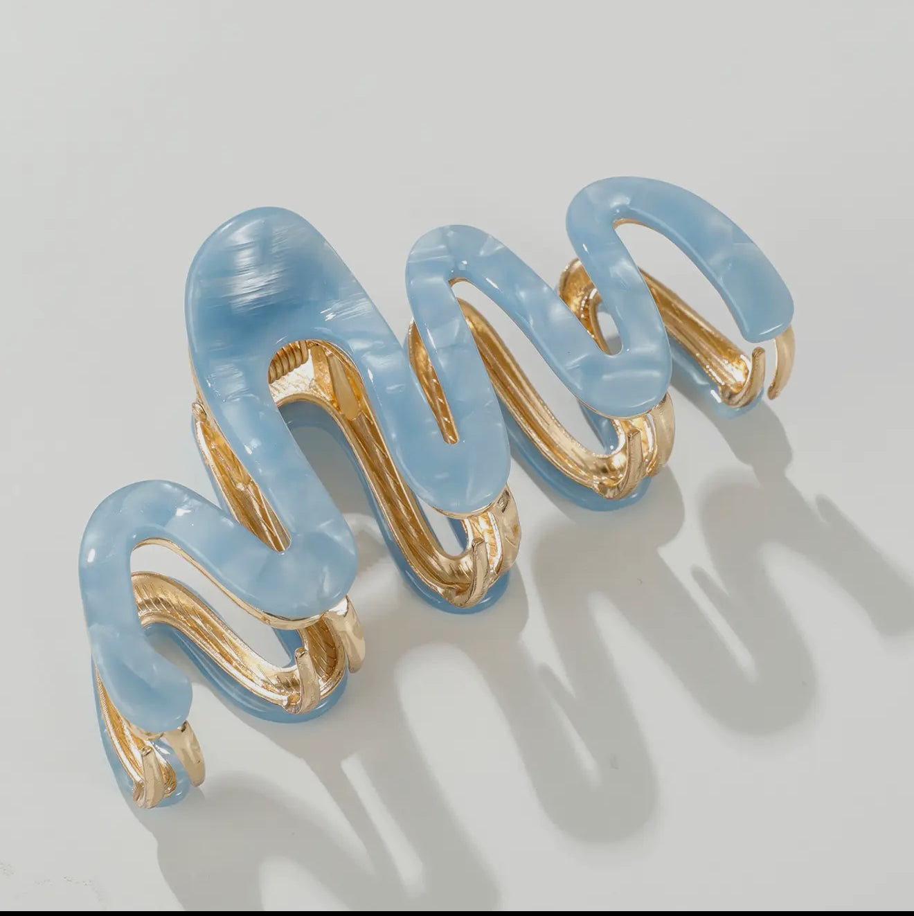 Large Squiggle Metal
Claw Clip — Coastal Vibes
