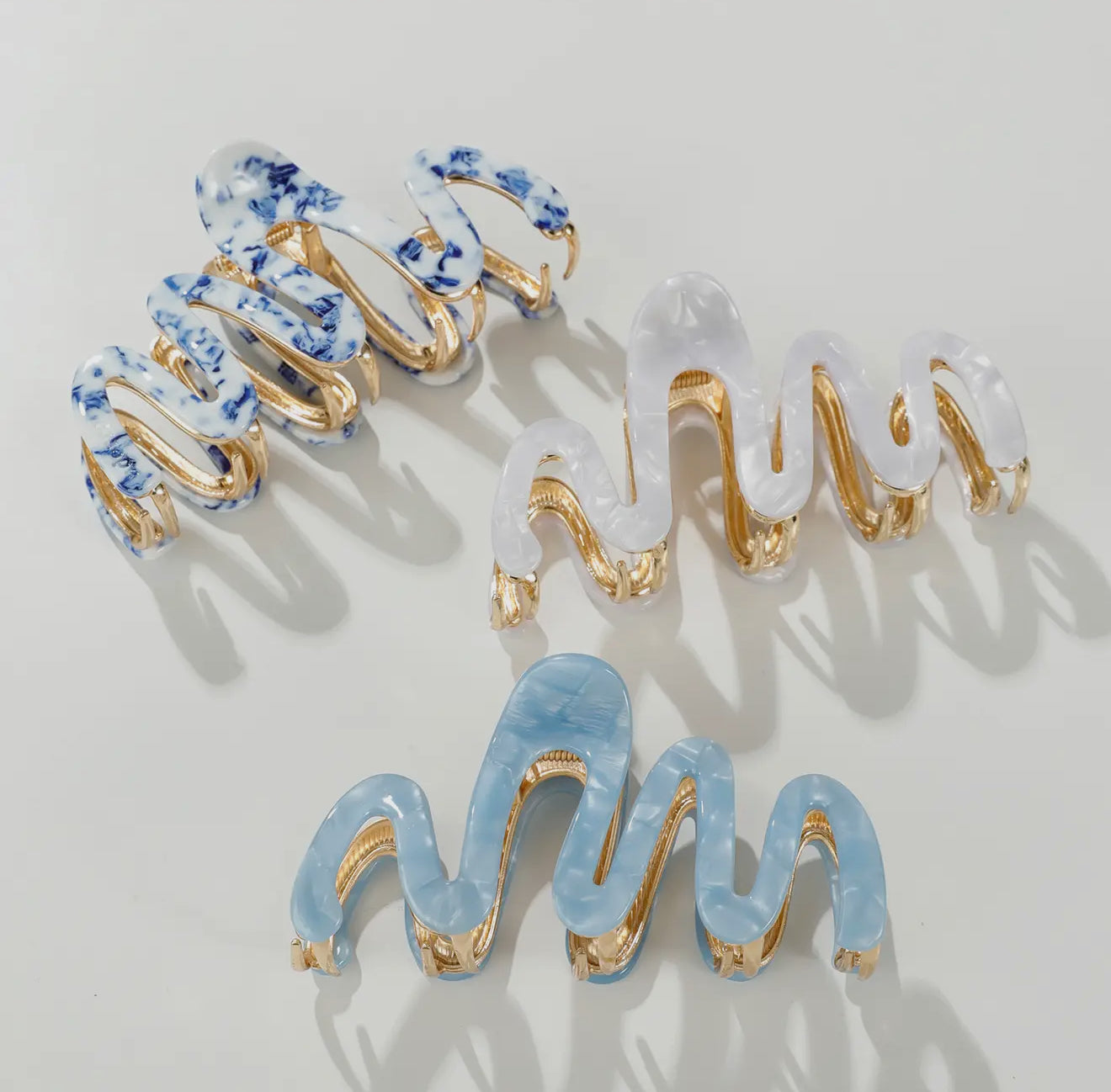 Large Squiggle Metal
Claw Clip — Coastal Vibes