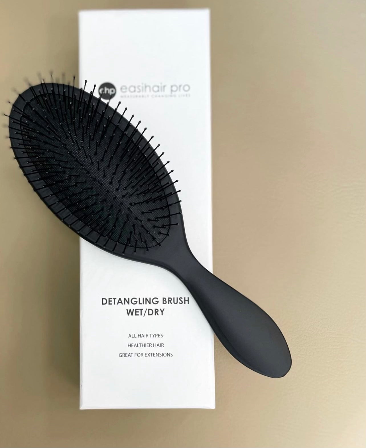 Wet/Dry Detangling Brush