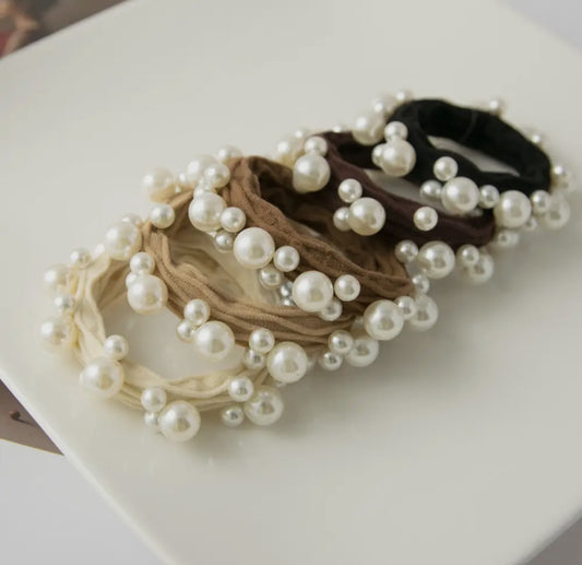 Textured Seamless Pearl Hair Tie